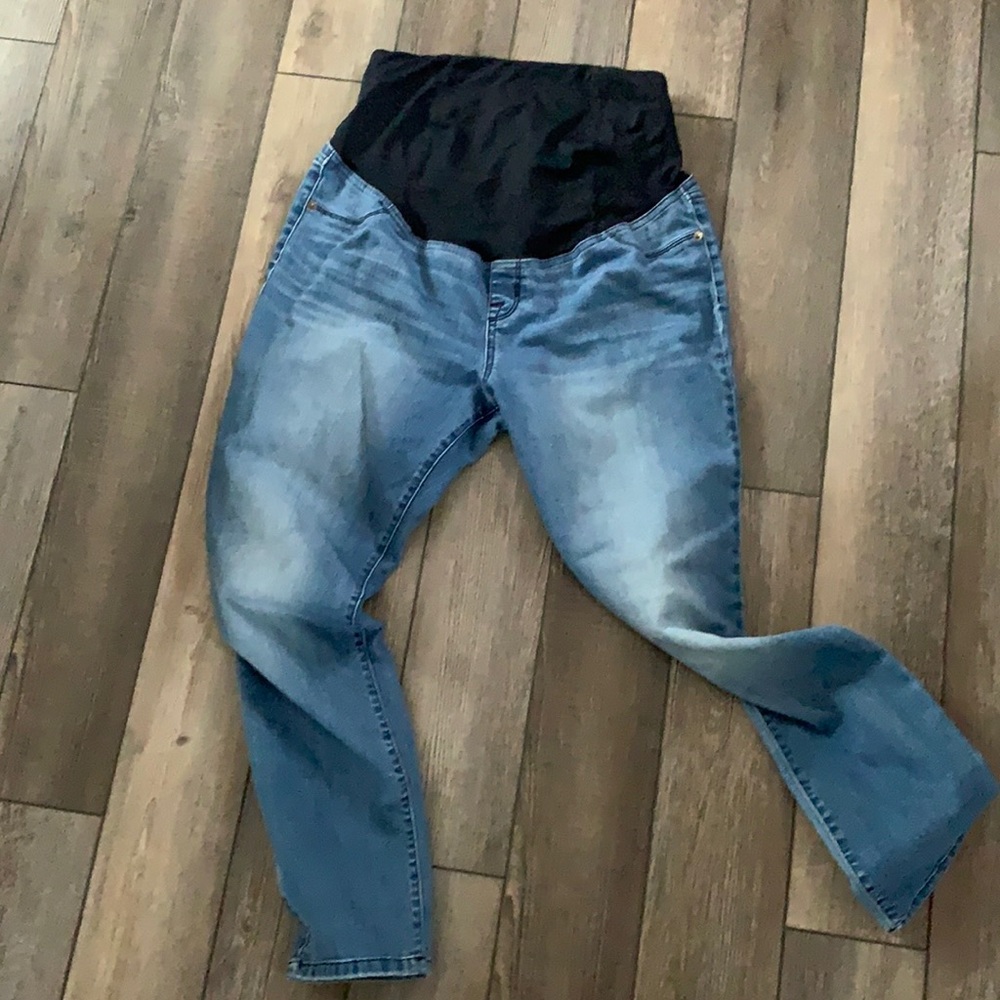 Maternity skinny jeans